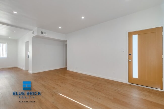 Building Photo - 5320 Corteen-18