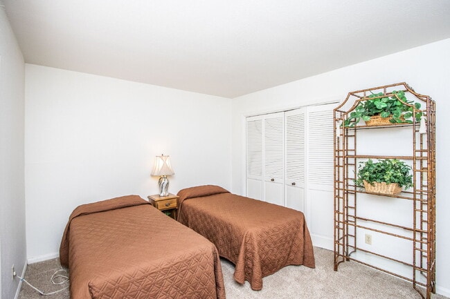 Building Photo - Available! Beautiful fully furnished/equipped 3BR patio home.