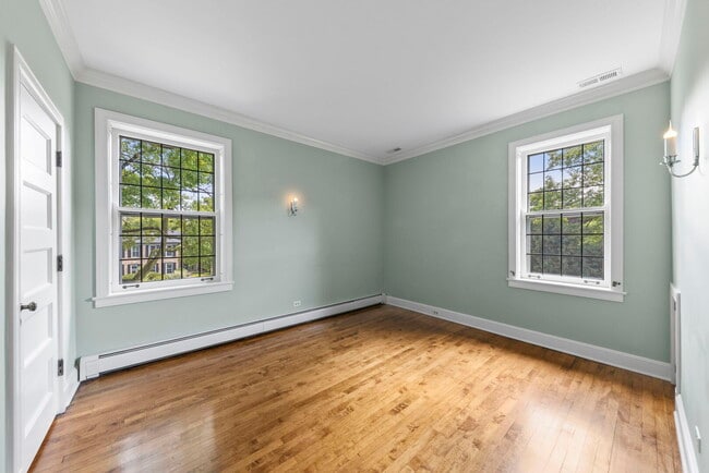 Building Photo - 1092 Wexford Ct