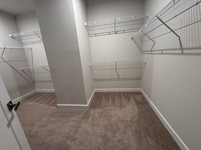 Building Photo - 2557 Pete Dye Dr