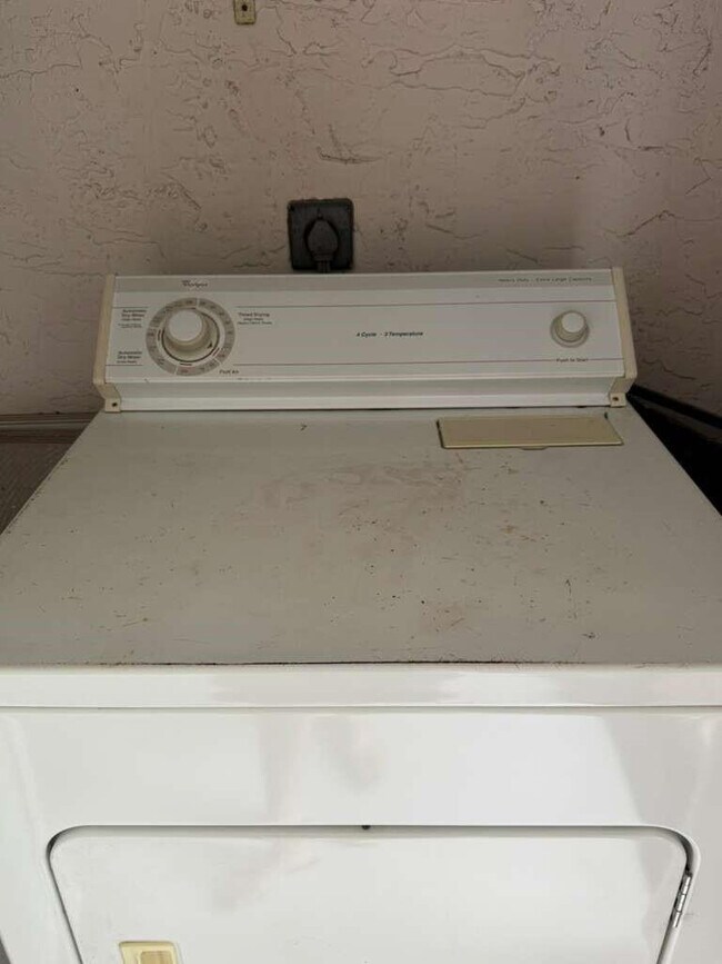 Building Photo - 3167 Cocoplum Cir