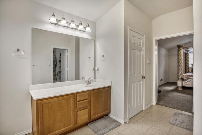 Building Photo - 6109 Suellen Ln