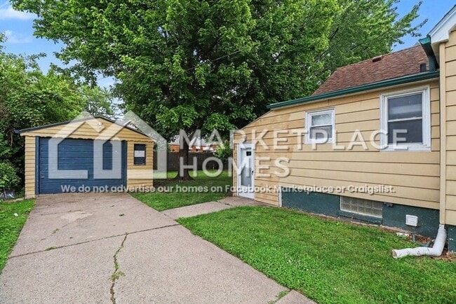 Building Photo - 22046 Birchwood Ave
