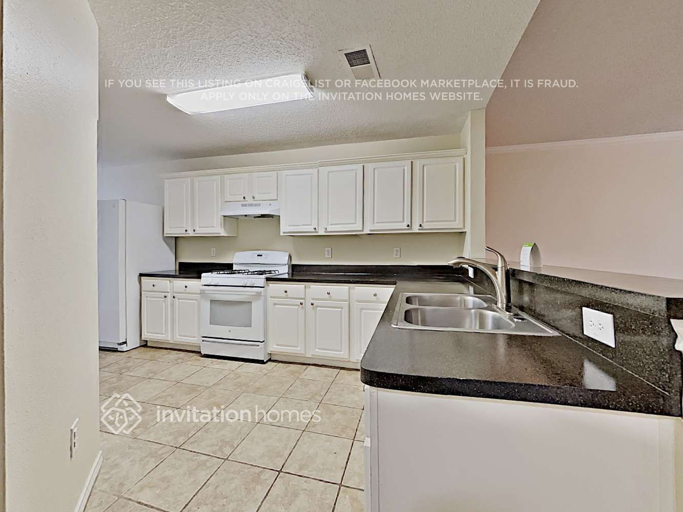 Building Photo - 1001 Ridgecrest Dr