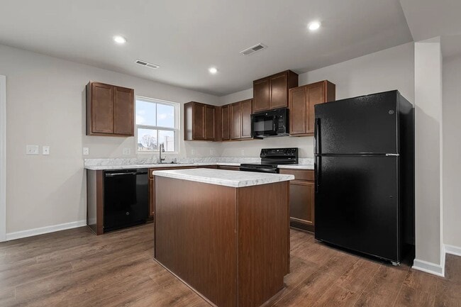 Building Photo - 1018 Cambria Ln