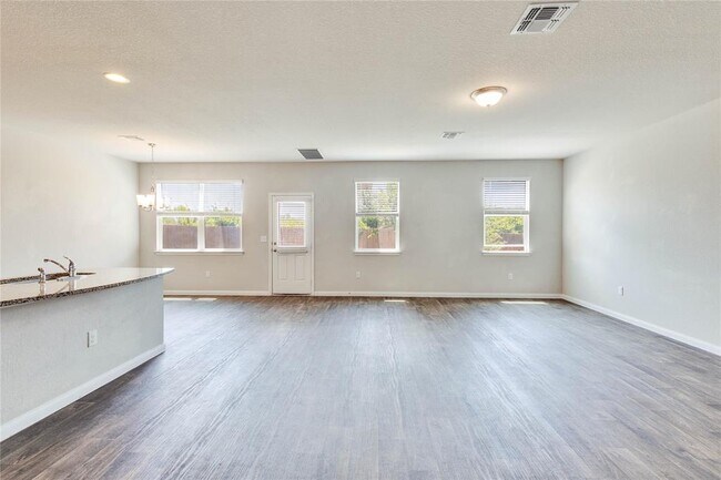 Building Photo - 13923 Macquarie Dr