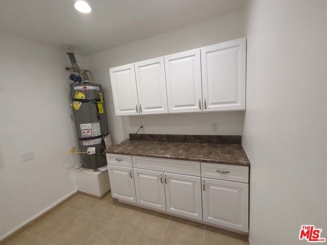 Building Photo - 6656 Swan St