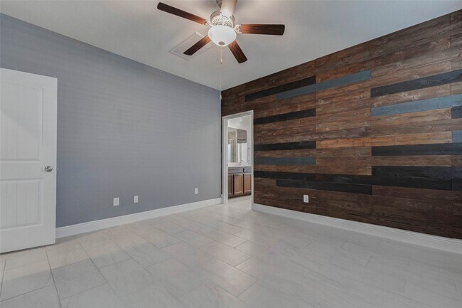 Building Photo - 26043 Quiet Field Ct