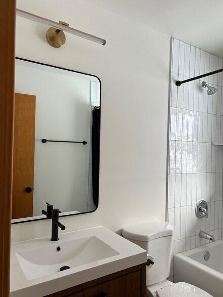 Building Photo - 4032 Worthington Ave