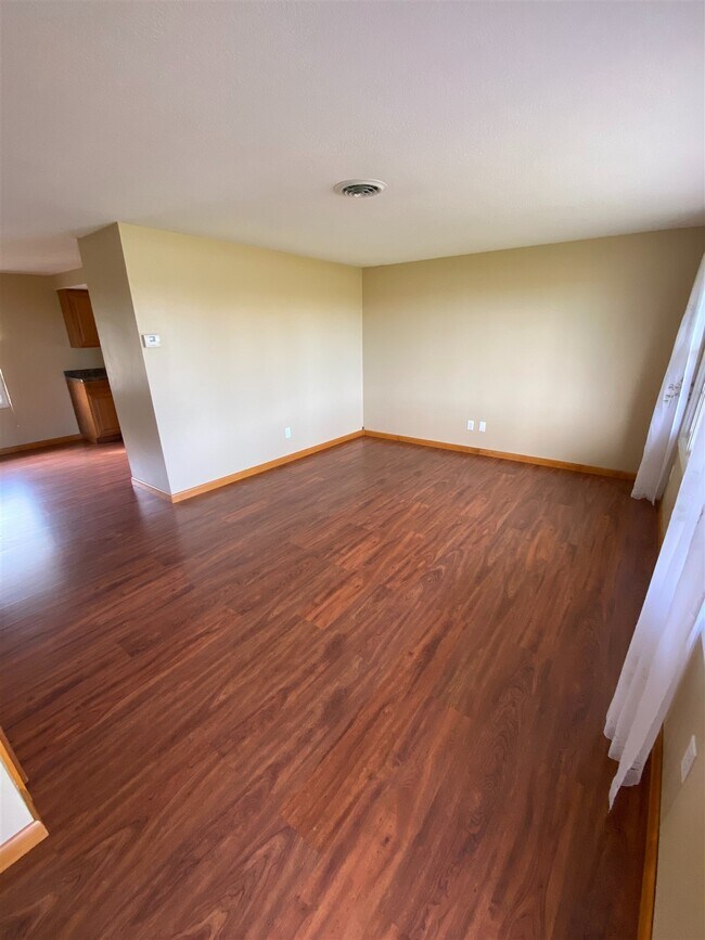 Building Photo - 10217 Auburn Rd