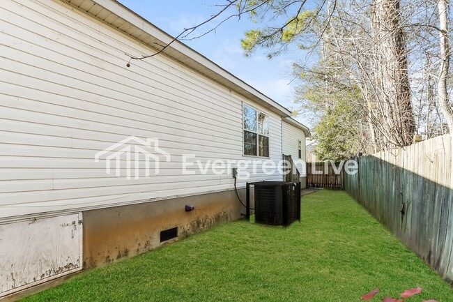 Building Photo - 2621 National Woods Dr