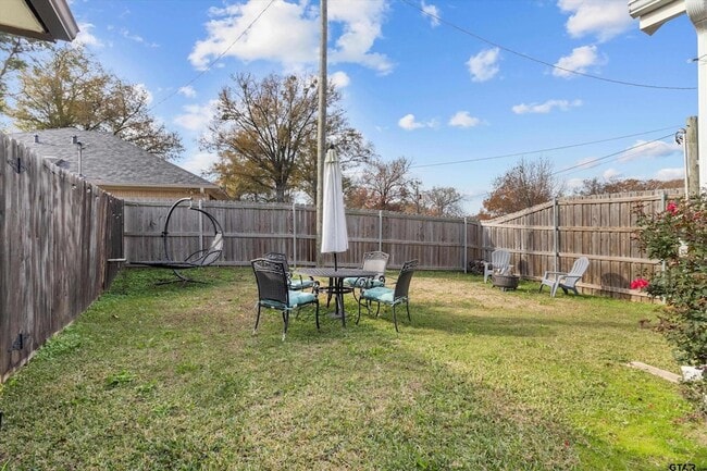 Building Photo - 10801 Harvest Wood Dr