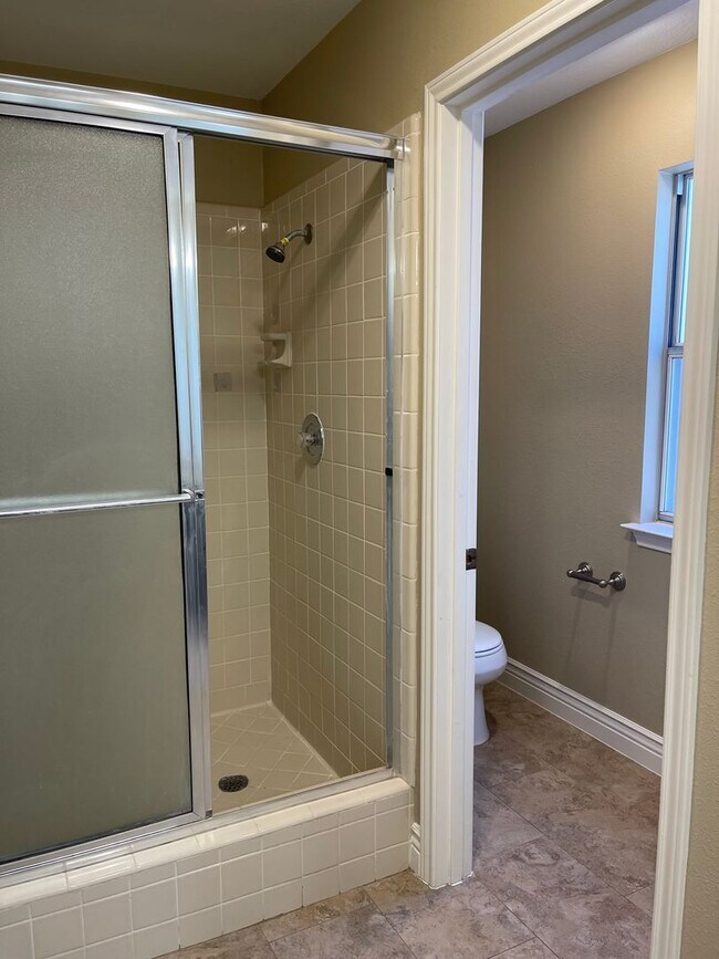 Building Photo - 13731 Oak Pebble