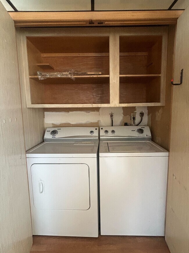 Building Photo - 3601 E Wyoming Ave