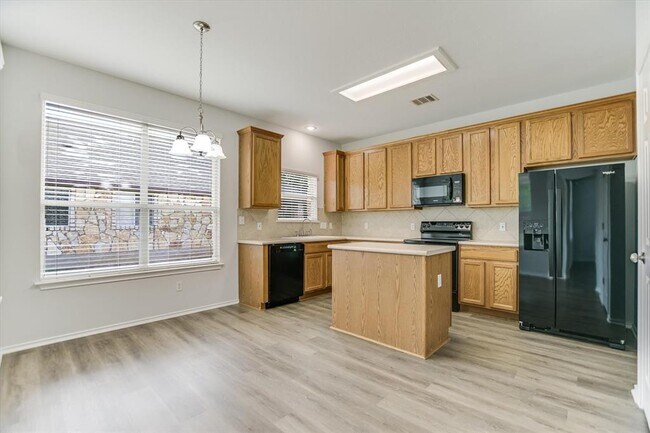Building Photo - 670 Cullen Blvd