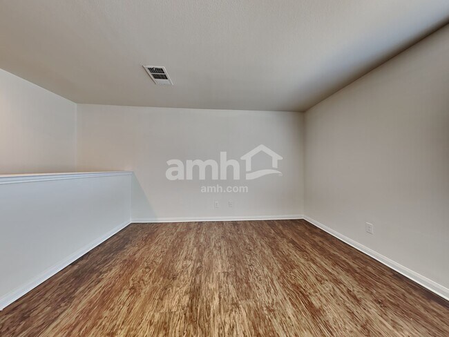 Building Photo - 1012 Summer Stream Rd