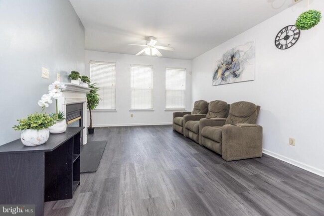 Building Photo - 483 Fort Hill Cir