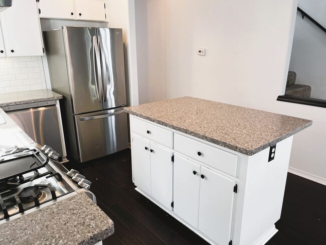 Building Photo - 3-Bedroom Home in vibrant Kenton neighborh...