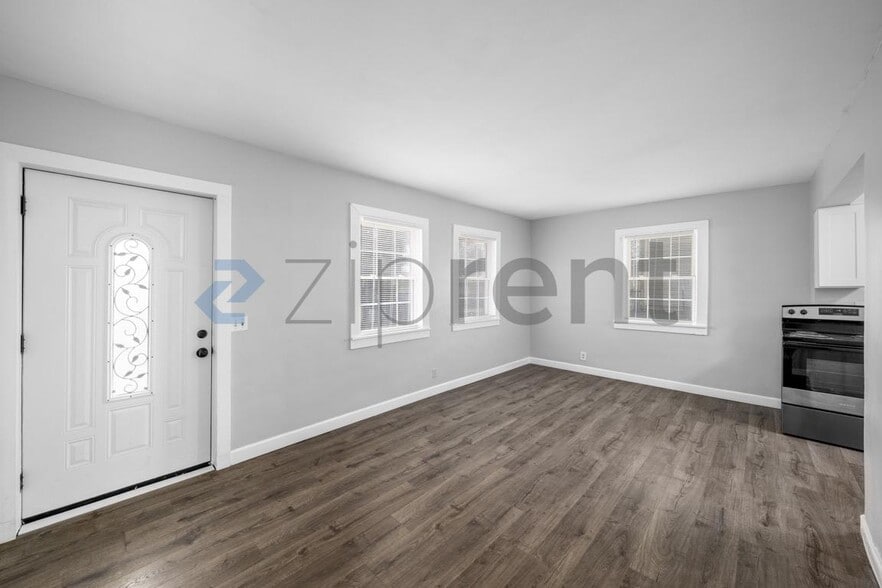 Building Photo - 633 Spring St