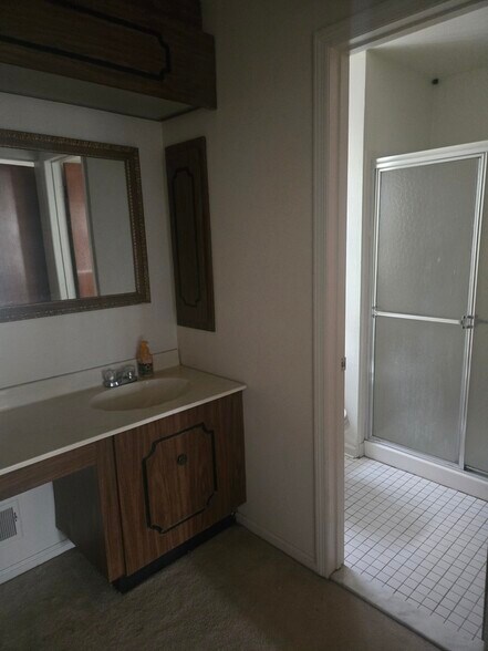 Building Photo - 15 Cardinal Ct