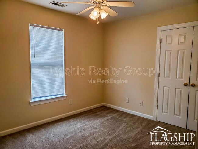 Building Photo - 5160 Deveron St