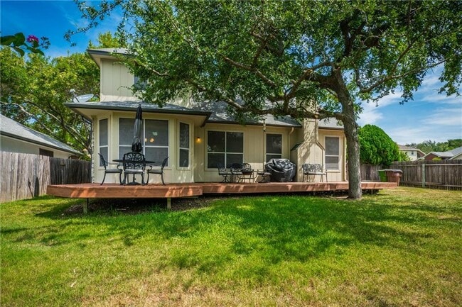 Building Photo - 15713 Monona Cove