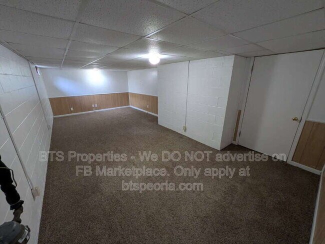 Building Photo - 5513 N University St