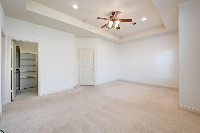 Building Photo - 5211 Eigel St