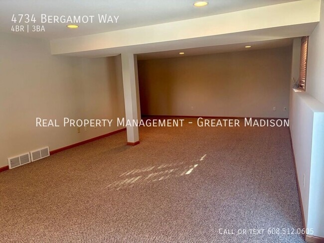 Building Photo - 4734 Bergamot Way