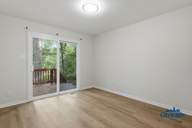 Building Photo - Swanky Brandermill Contemporary Home available NOW