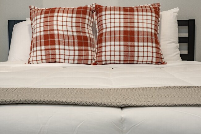 Building Photo - 2301 Ingersoll Ave