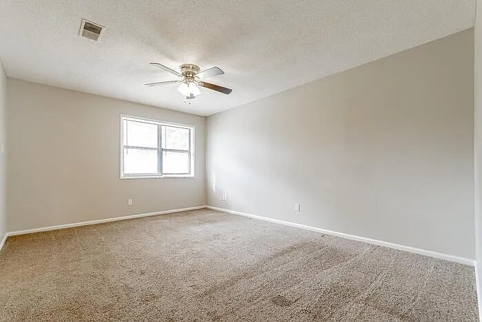 Building Photo - 141 Windmill Orchard Rd