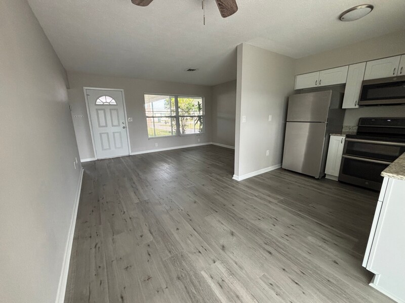 Building Photo - 167 Golf Club Ln