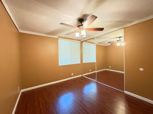 Building Photo - Modern Condo in Prime College Area Location