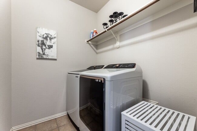 Building Photo - 12044 Ringtail Dr