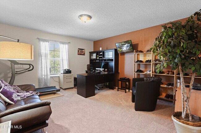 Building Photo - 1091 Los Moros Dr