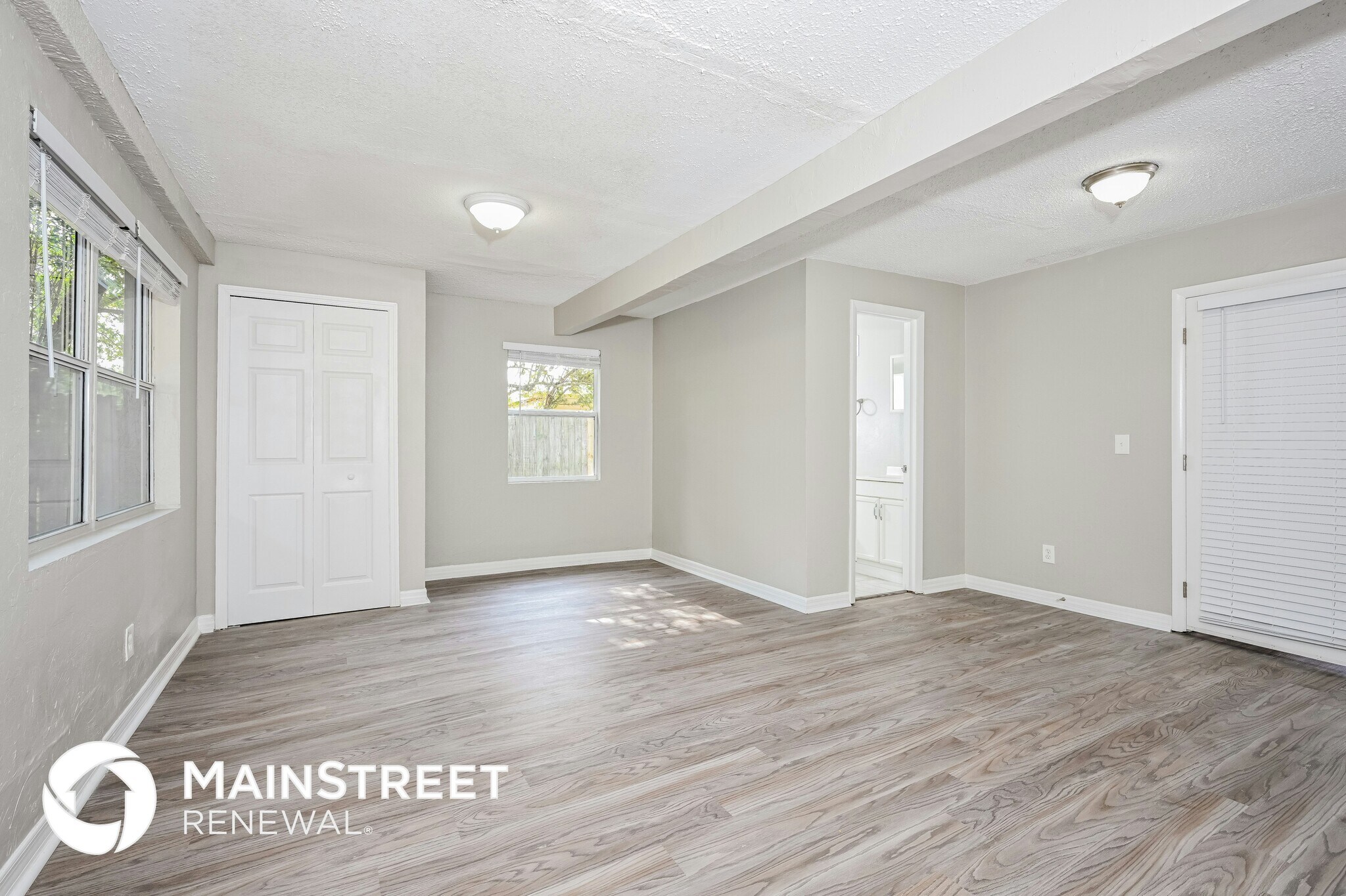 Building Photo - 671 Caliente Way