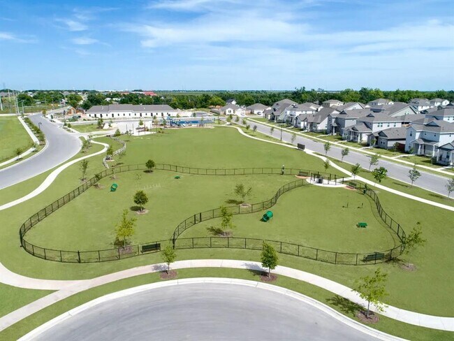Building Photo - 109 Fairmeadow Downs Dr