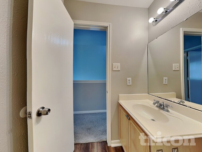 Building Photo - 6638 Windy River Ln