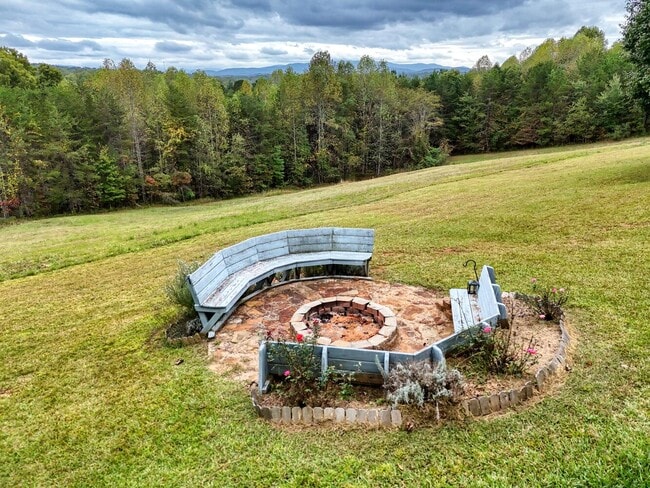 Building Photo - 586 Sun Valley Dr