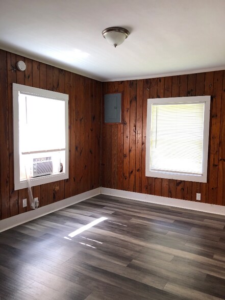 Building Photo - 3318 Thomas St