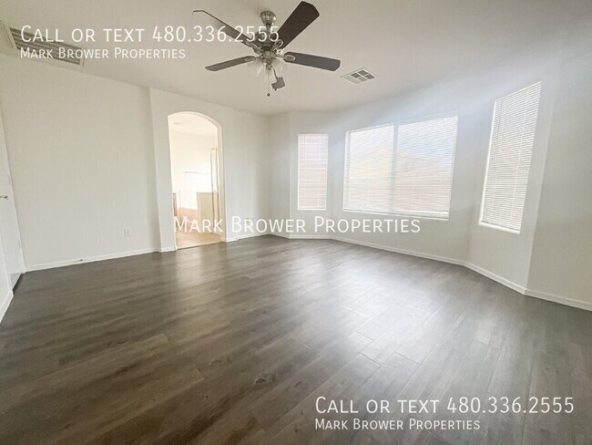 Building Photo - 1492 E Leaf Rd