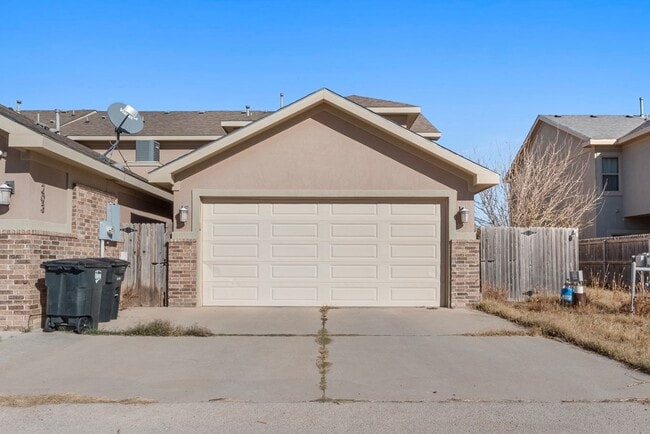 Building Photo - 201 Old Course Rd