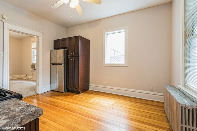Building Photo - 3722 N Bosworth Ave