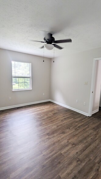 Building Photo - 711 Panther Creek Ct