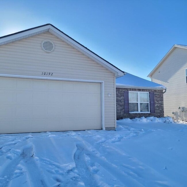 Building Photo - 10192 Greenmoor Dr