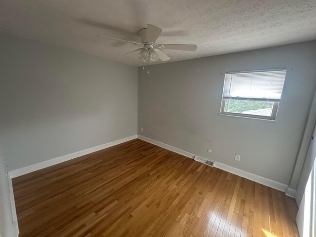 Building Photo - 4867 Dierker Rd