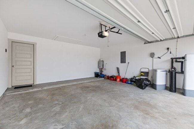 Building Photo - 4903 Pne Hvn Ln