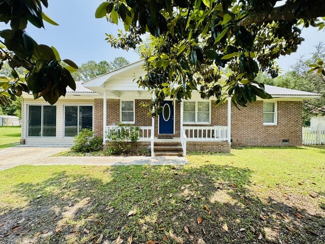 Primary Photo - 3582 Greenwood Dr