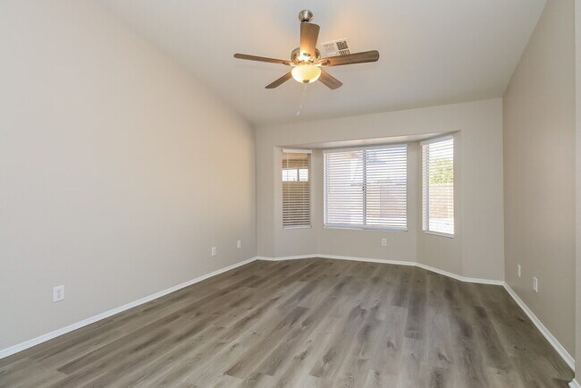 Building Photo - 1620 E Golden Ln